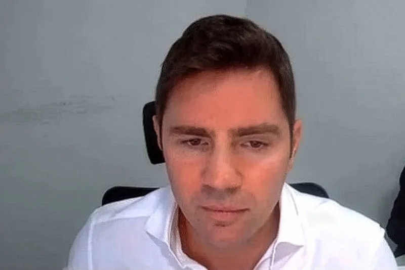 Mensagens associam Vorcaro a pedido de certificados de vacinação para atriz