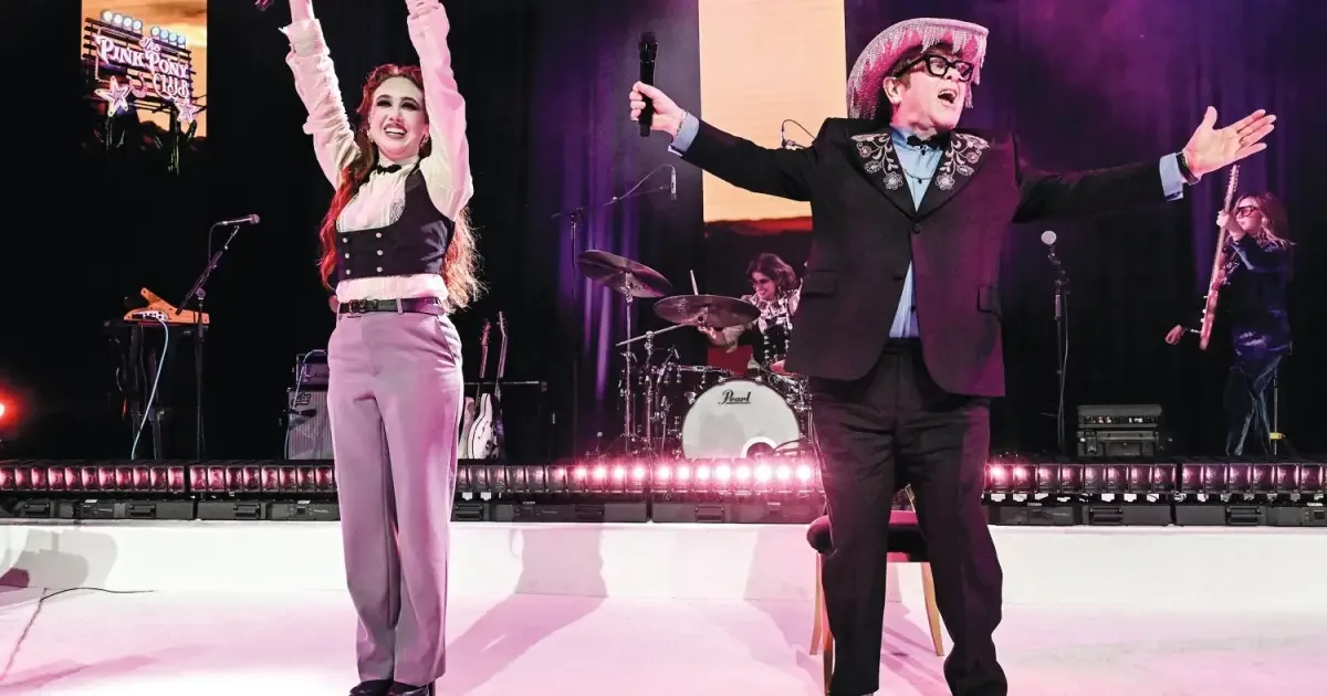 Elton John mantém parceria com nova geração da música