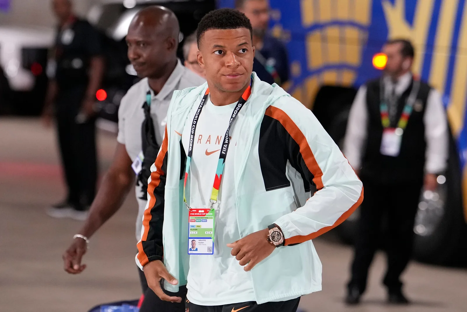 Mbappé troca Nike pela On após duas décadas de parceria