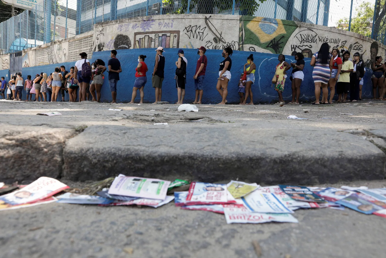 Medo e insegurança contrastam com orgulho de ser brasileiro, aponta Datafolha