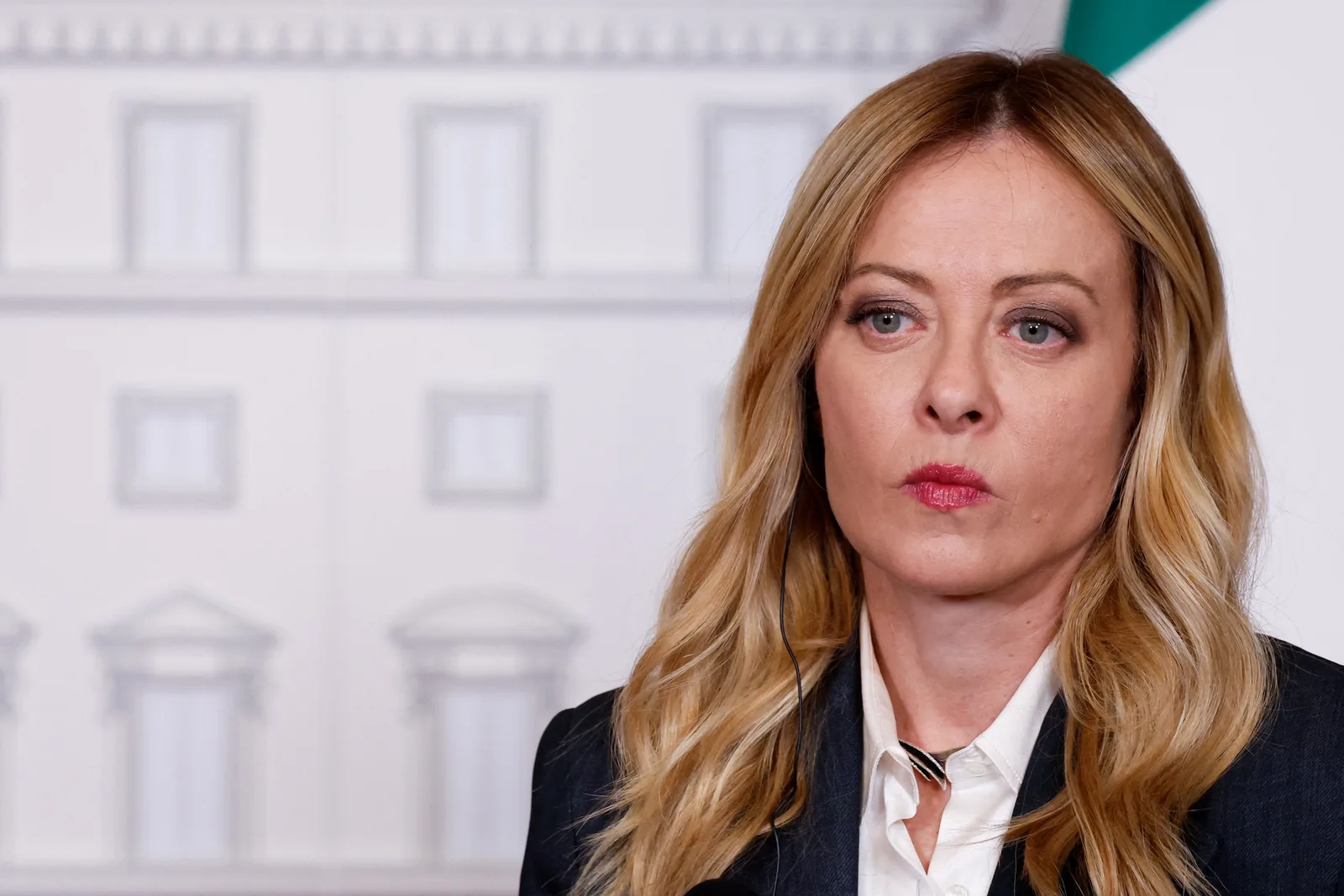 Meloni anuncia regras para véus e presença estrangeira nas escolas italianas