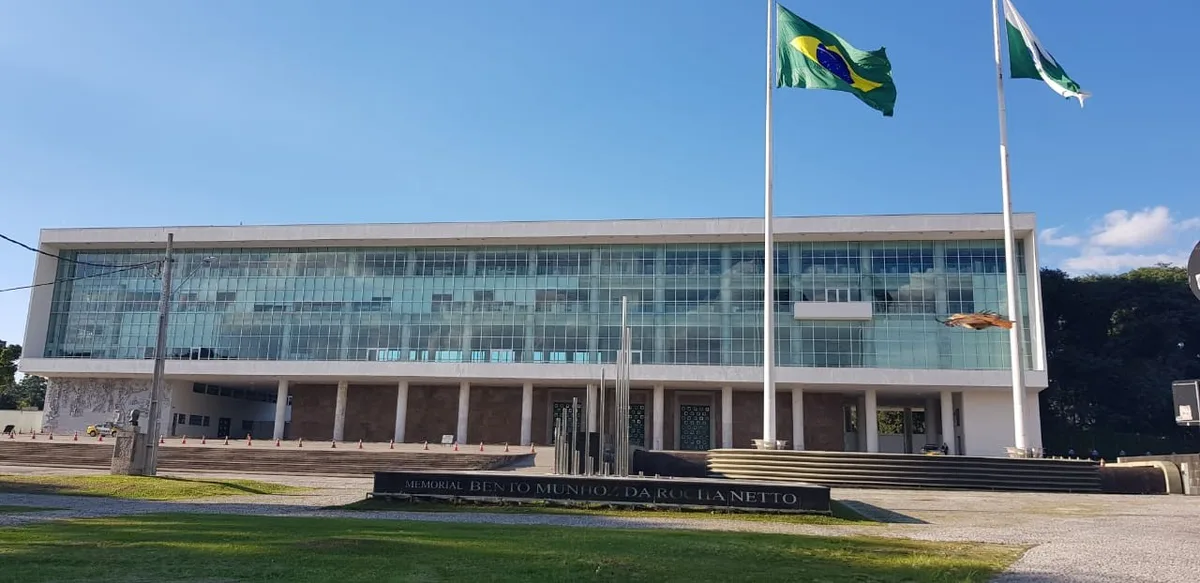 Candidatos ao governo do Paraná cumprem agendas em várias regiões do estado