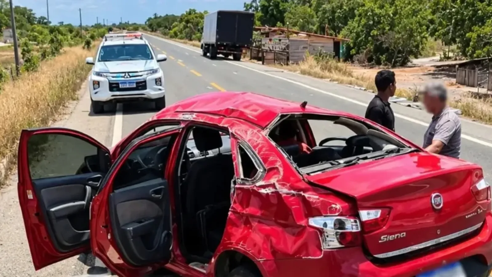 Mulher grávida morre após carro capotar na BR-402, no Maranhão