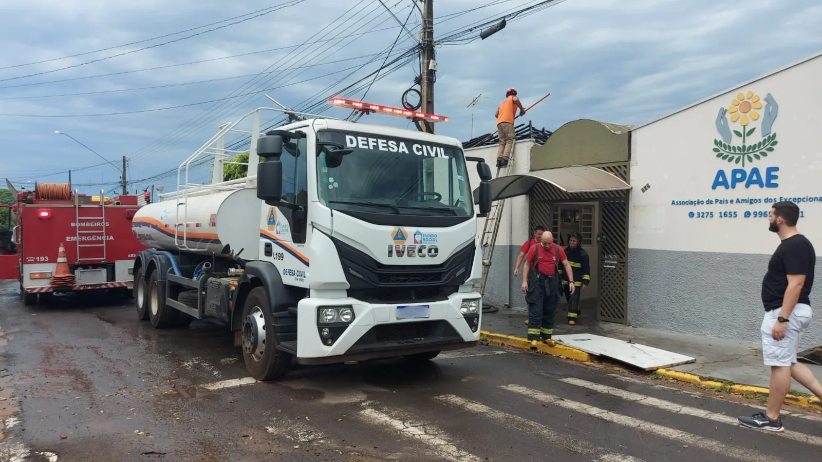 Apae de Martinópolis fará levantamento após incêndio danificar cinco salas