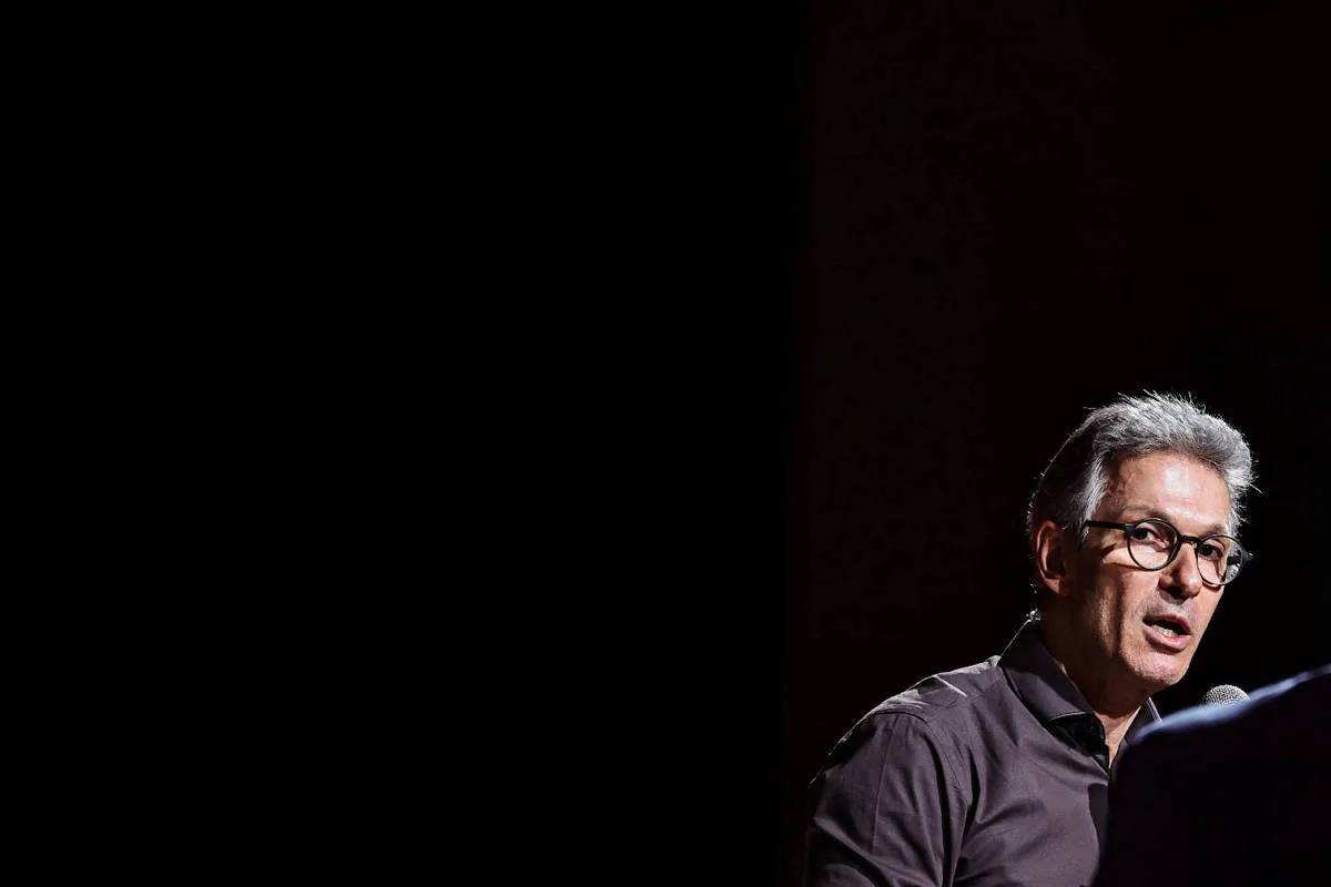 Zema mantém candidatura presidencial enquanto perde força em Minas