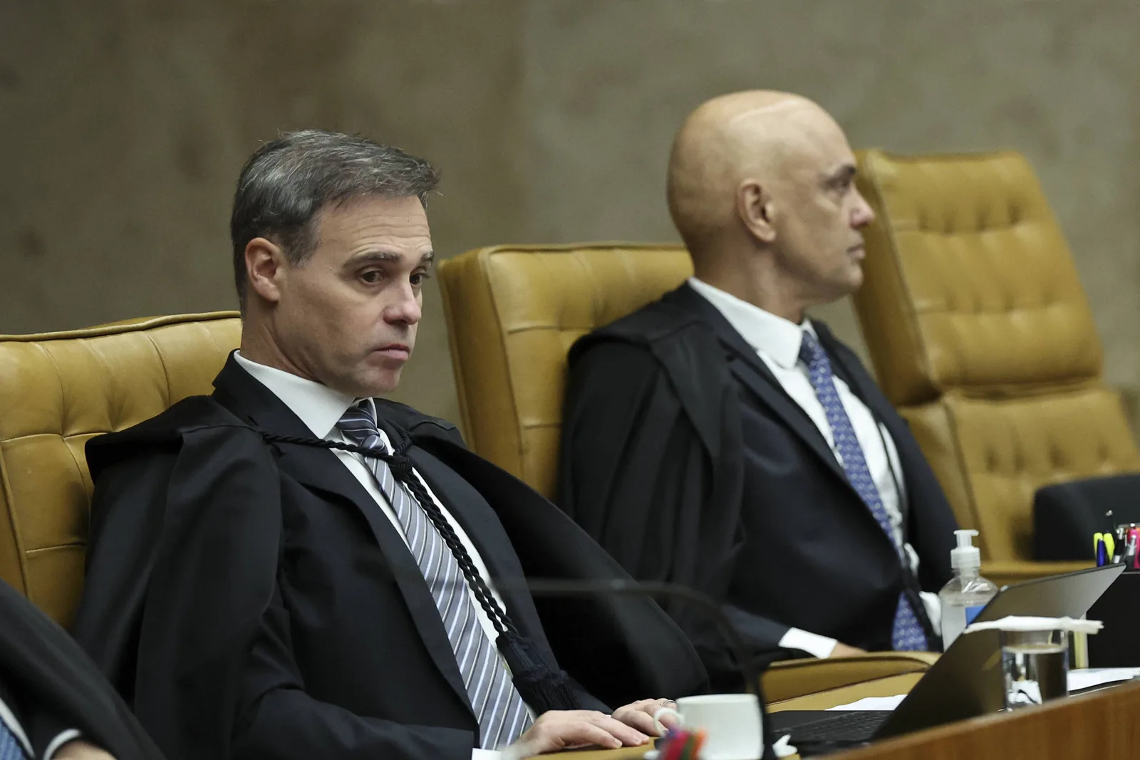Mendonça determina afastamento do diretor-geral da PF após questionar relatórios de inteligência