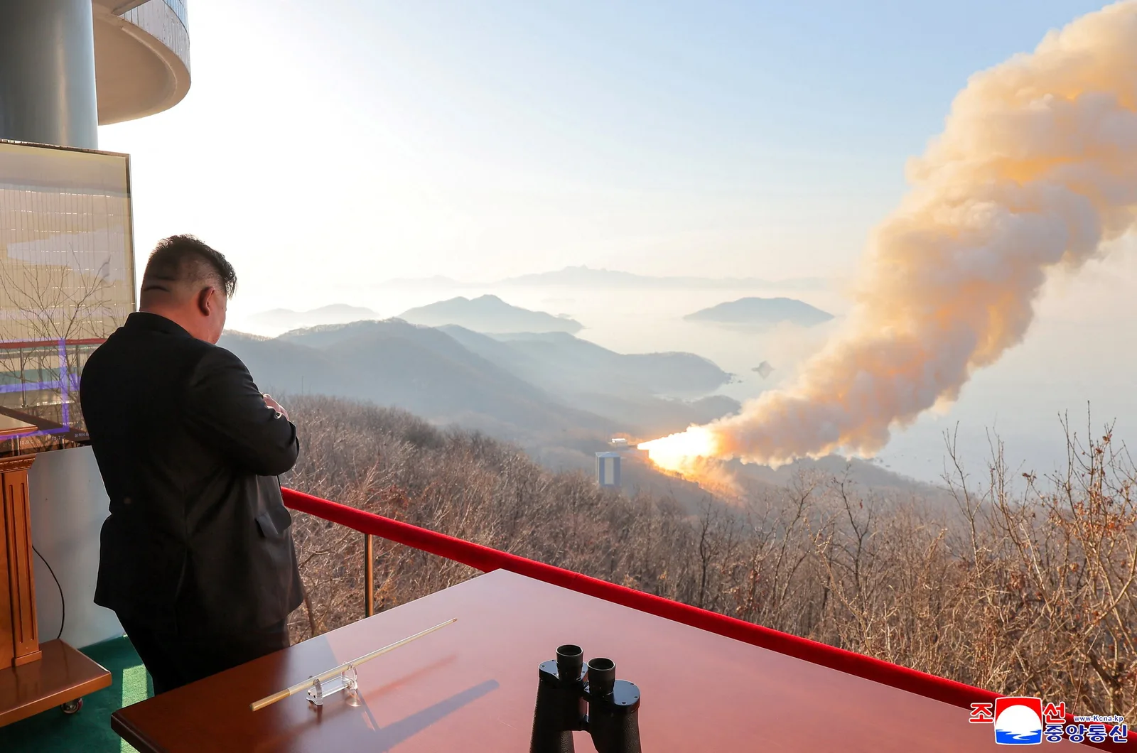 Coreia do Norte afirma que míssil usou IA para alterar trajetória