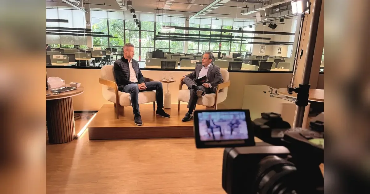 VEJA+ TV amplia programação com entrevistas, literatura e cinema