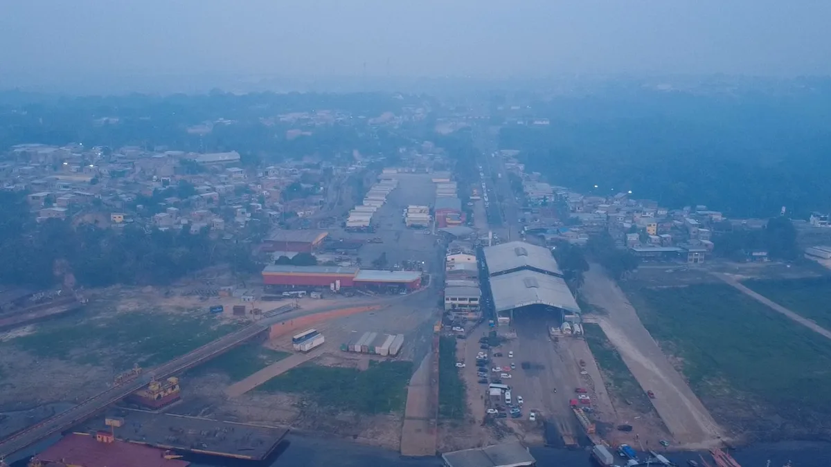 Manaus interrompe aulas municipais após fumaça elevar poluição do ar