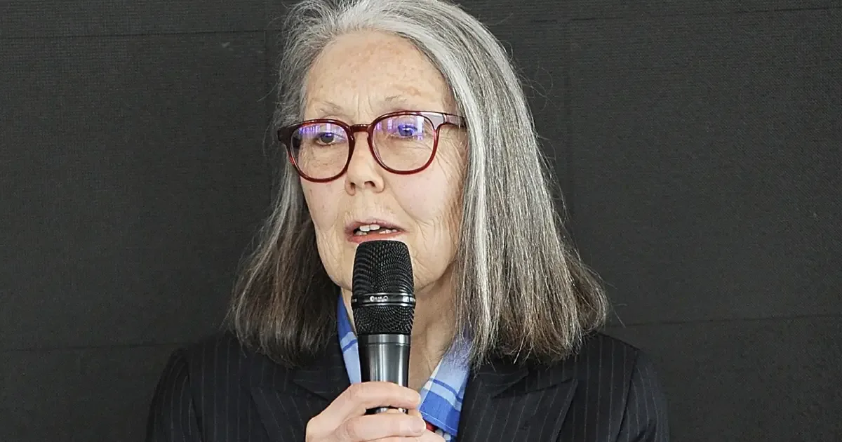 Anne Carson combina mitologia, desejo e memória em cinco obras