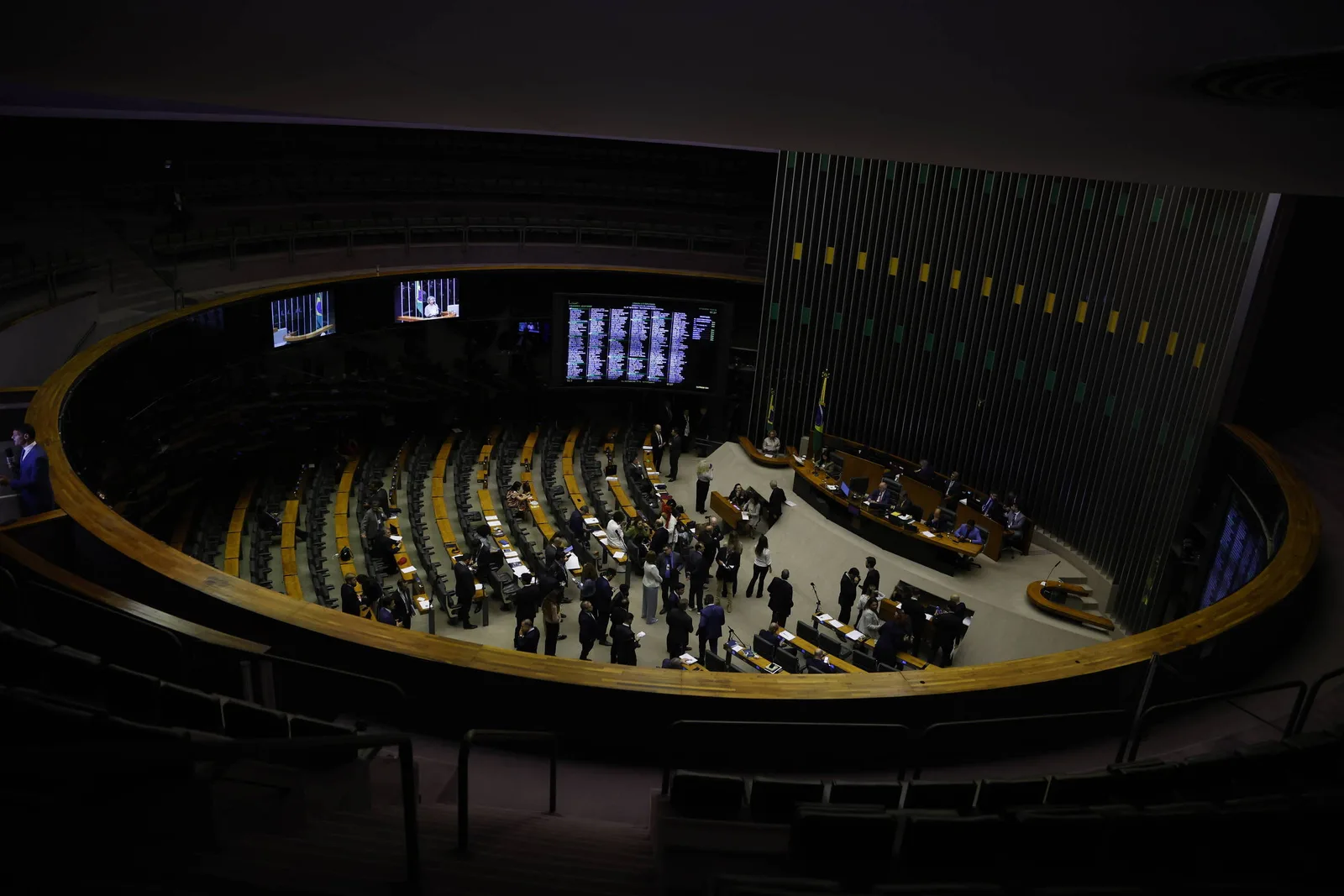 Candidatos mantêm reforma tributária no calendário, mas defendem mudanças