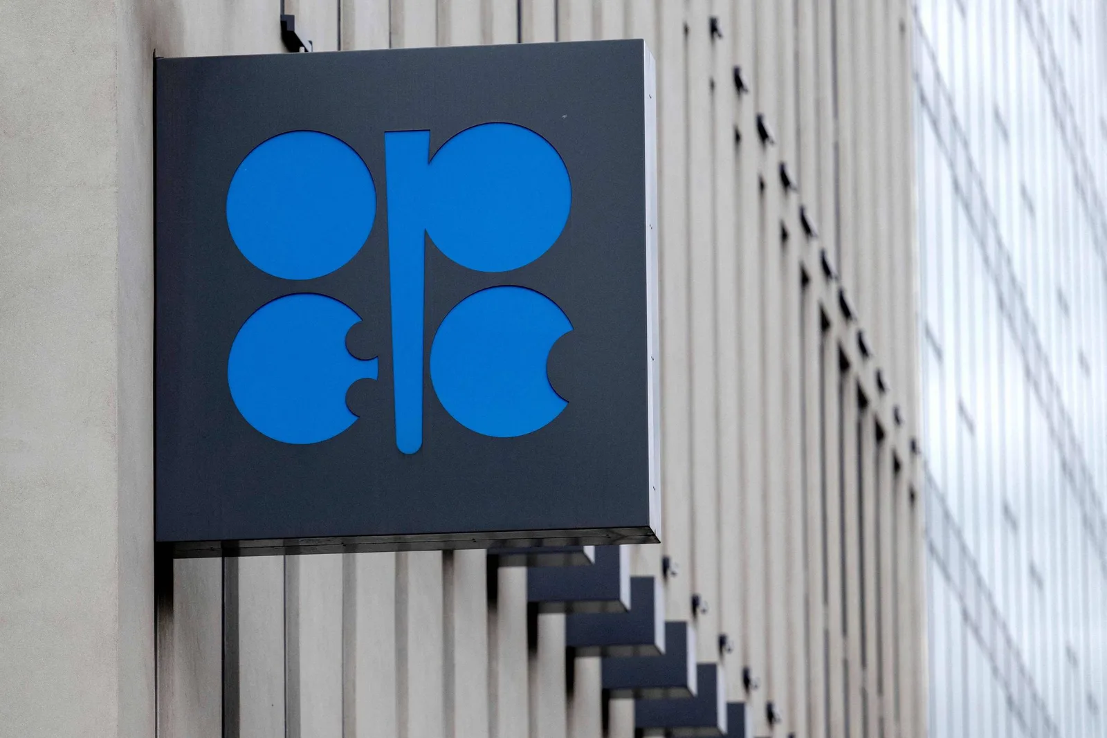 Opep+ mantém cotas de petróleo para novembro em meio à crise no Oriente Médio