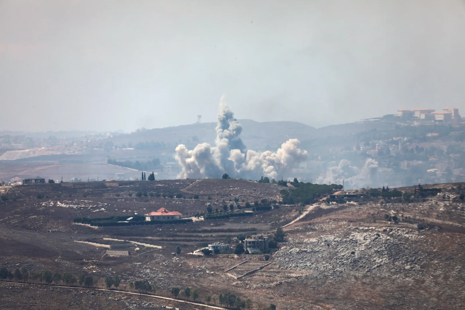 Ataques israelenses deixam 12 mortos no sul do Líbano, incluindo duas crianças