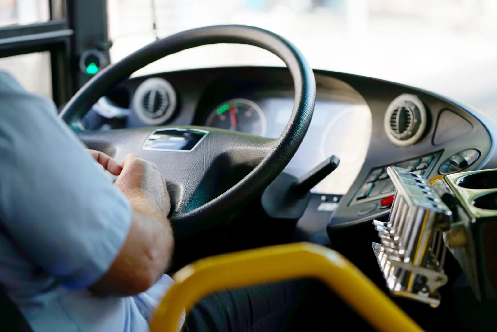 TRT-3 determina adicional a motorista que também fazia manutenção de ônibus
