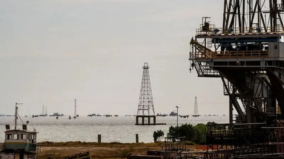 Ataques no sul saudita levam Brent a US$ 97,92 e WTI a US$ 93,03