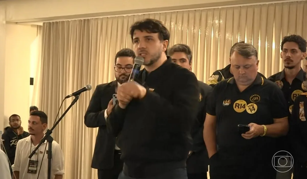 Em Joinville, Renan Santos promete rever distribuição de recursos entre estados