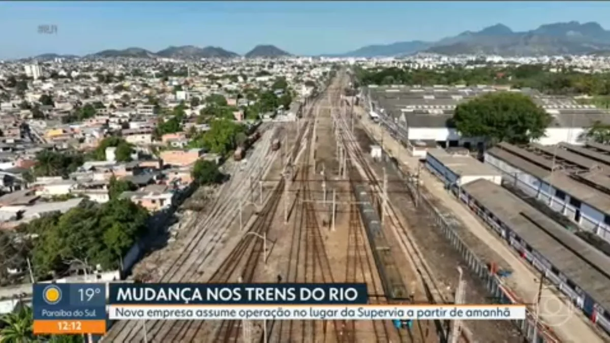 TrensRJ mantém circulação após carro atingir composição em Japeri