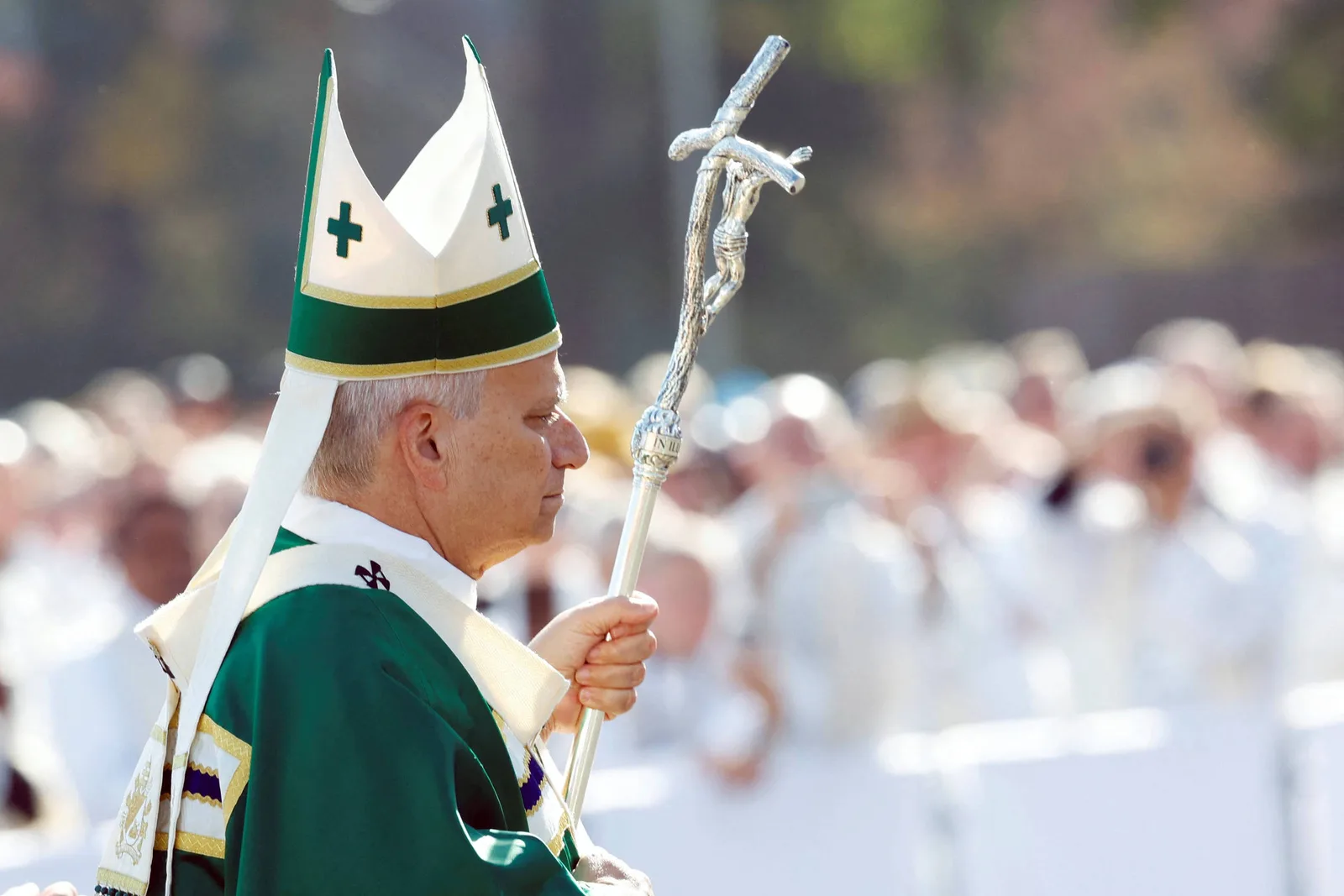 Papa Leão 14 pede que Igreja enfrente abusos antes de encontro com vítimas na França
