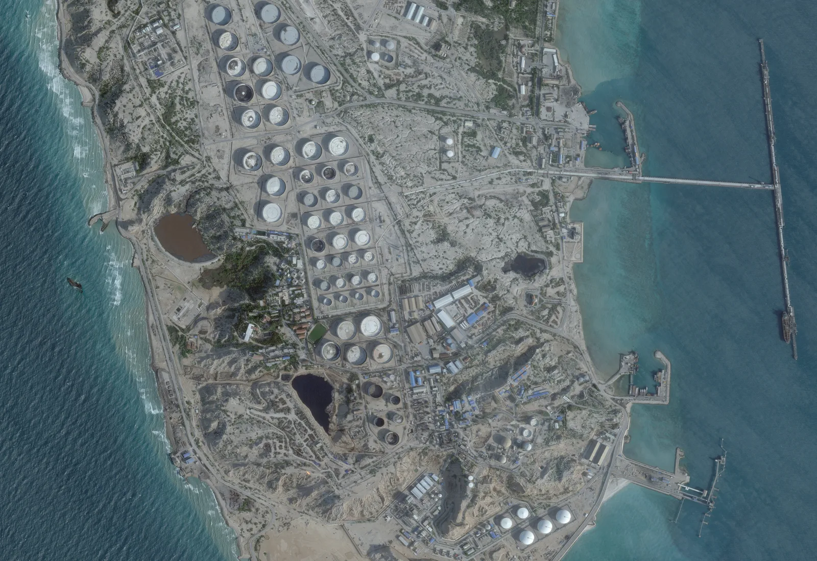 Kharg concentra exportações de petróleo do Irã após explosões serem relatadas
