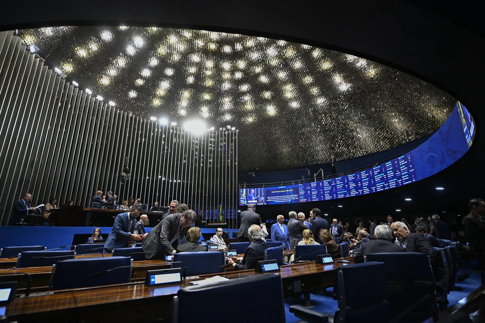 Santa Catarina terá treze candidatos para duas vagas ao Senado em 2026