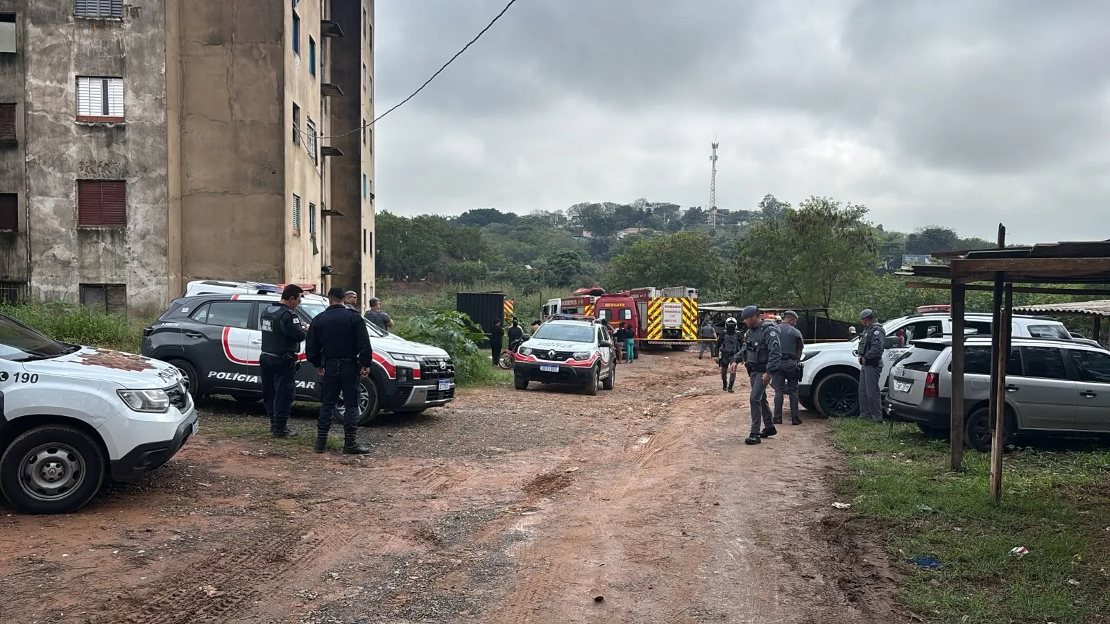 Prédio de incêndio com morte em Campinas é ocupado e alvo de ação judicial