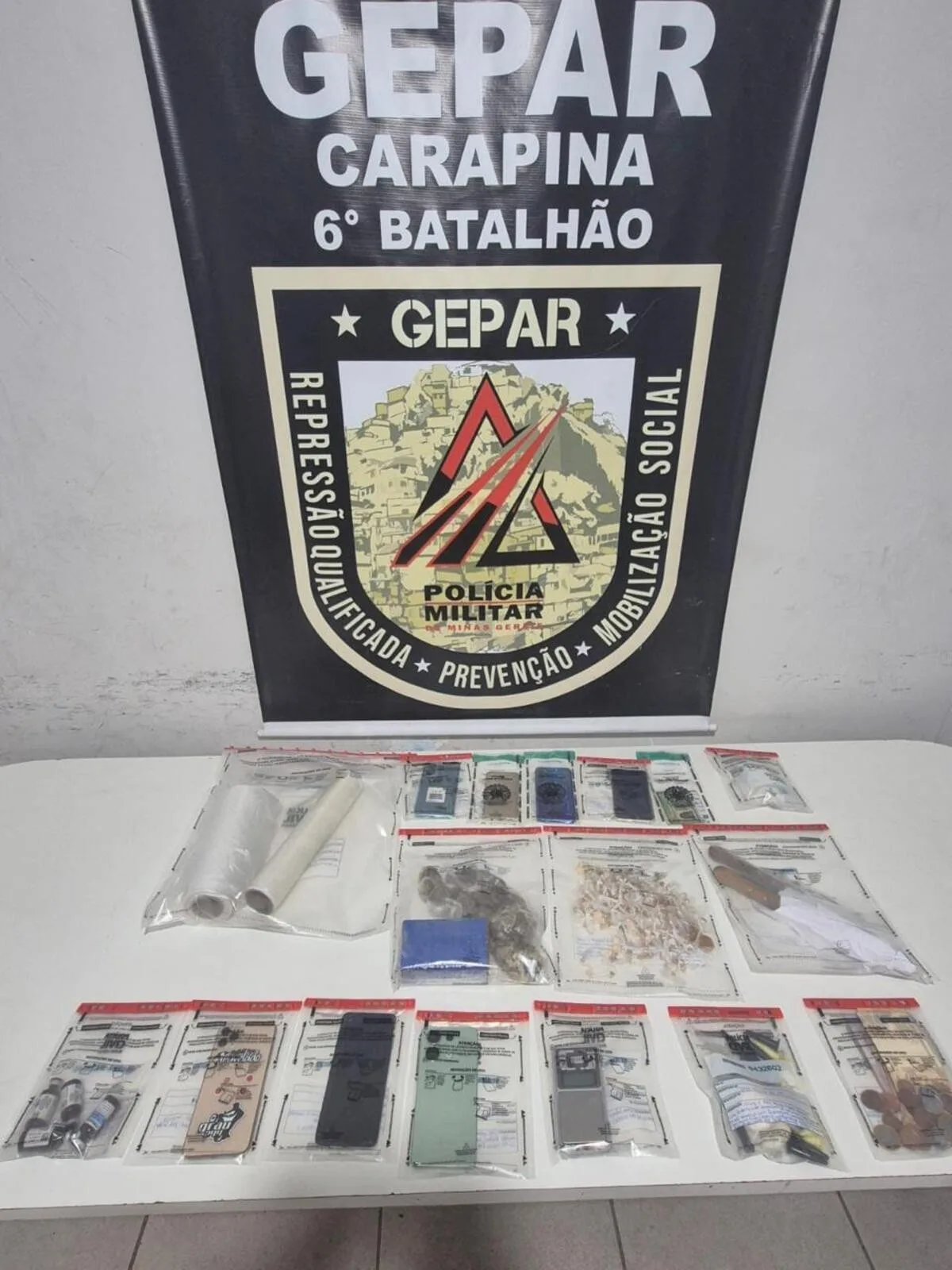 Polícia apreende crack, maconha e cocaína em imóvel de Governador Valadares