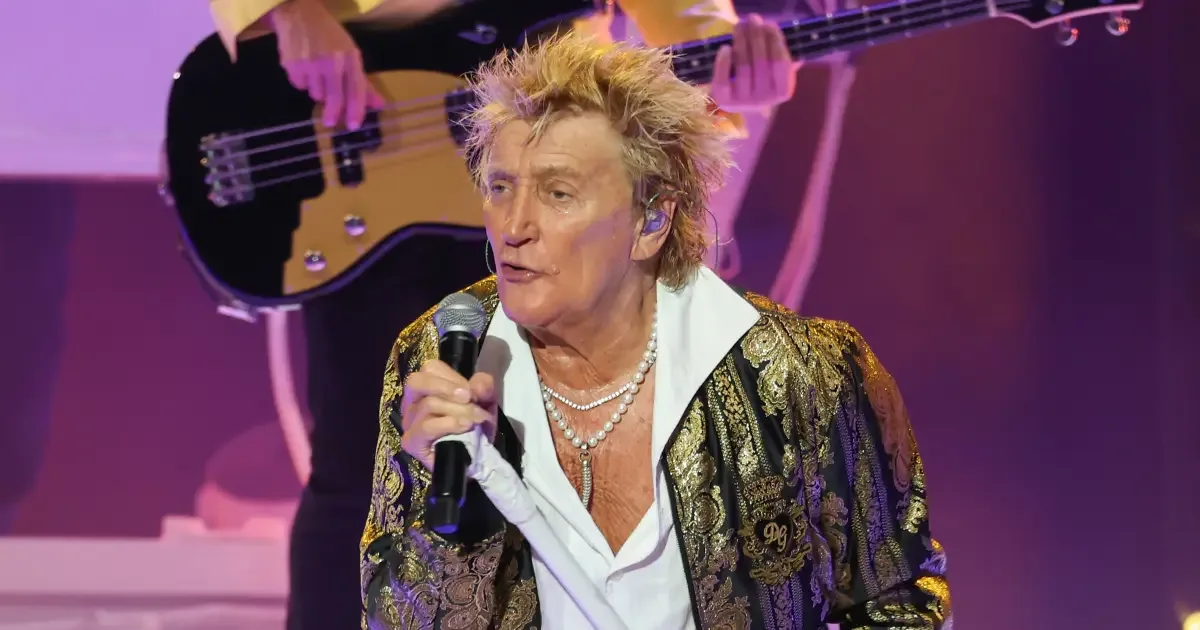 Rod Stewart fará última turnê em 2027 após relatar problemas de saúde