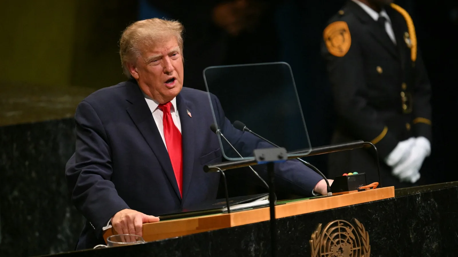 Trump diz que Irã pode ser destruído se não houver acordo nuclear