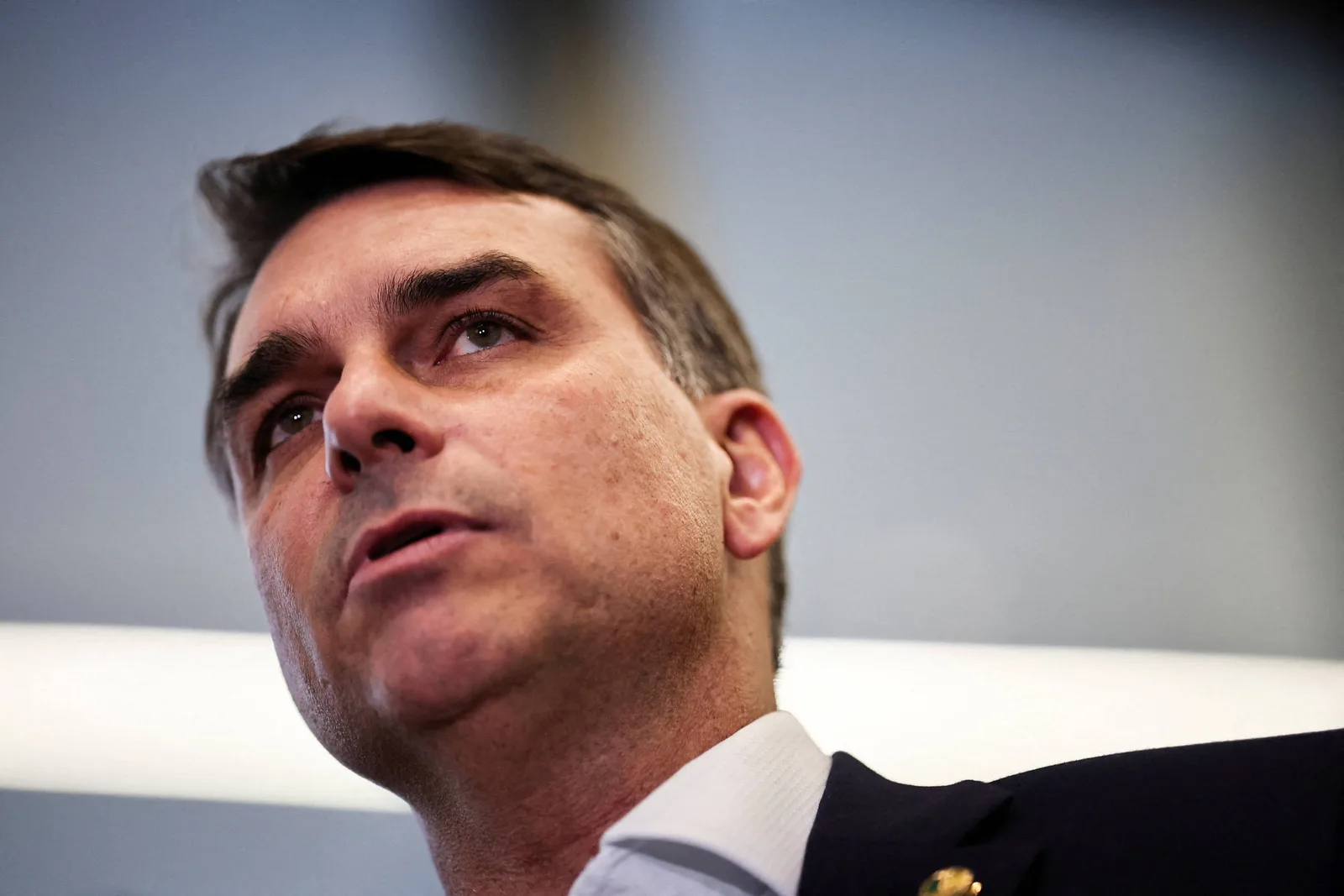 Sigilo revela suspeitas sobre filme ligado a Flávio e viagens pagas por Vorcaro