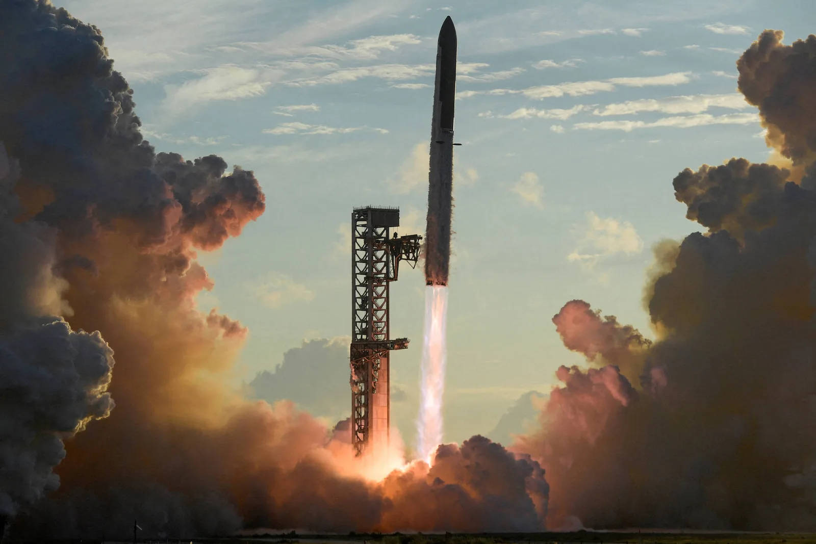 SpaceX pode priorizar Starlink e reduzir oferta de lançamentos a clientes