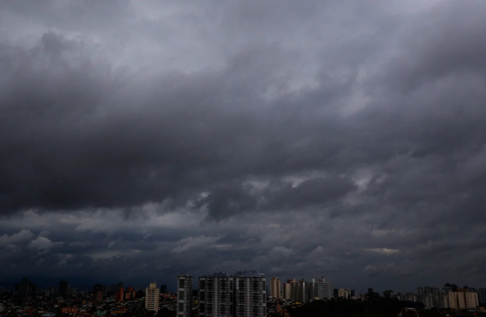 Chuva forte coloca São Paulo em atenção para alagamentos