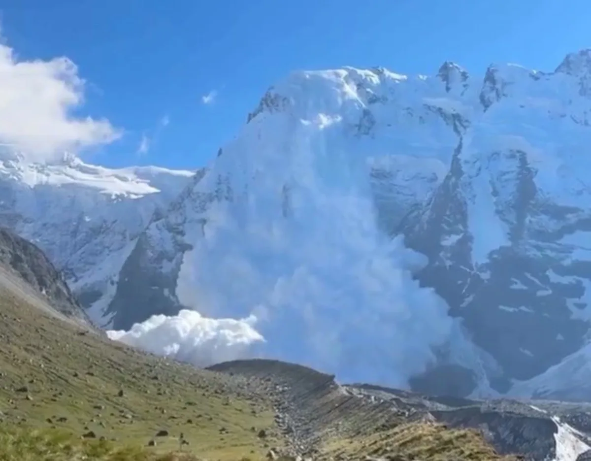 Avalanche mata 11 alpinistas e fere seis no Cáucaso russo