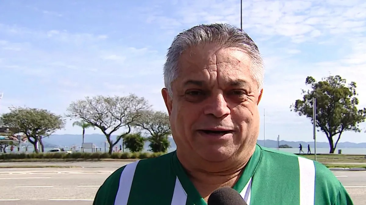 João Rodrigues relaciona balneabilidade ao saneamento e propõe privatizar a Casan