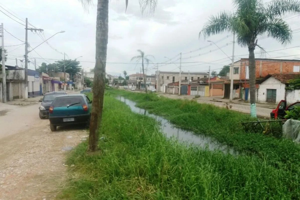 Vítima retirada de córrego morre após atendimento em São Vicente
