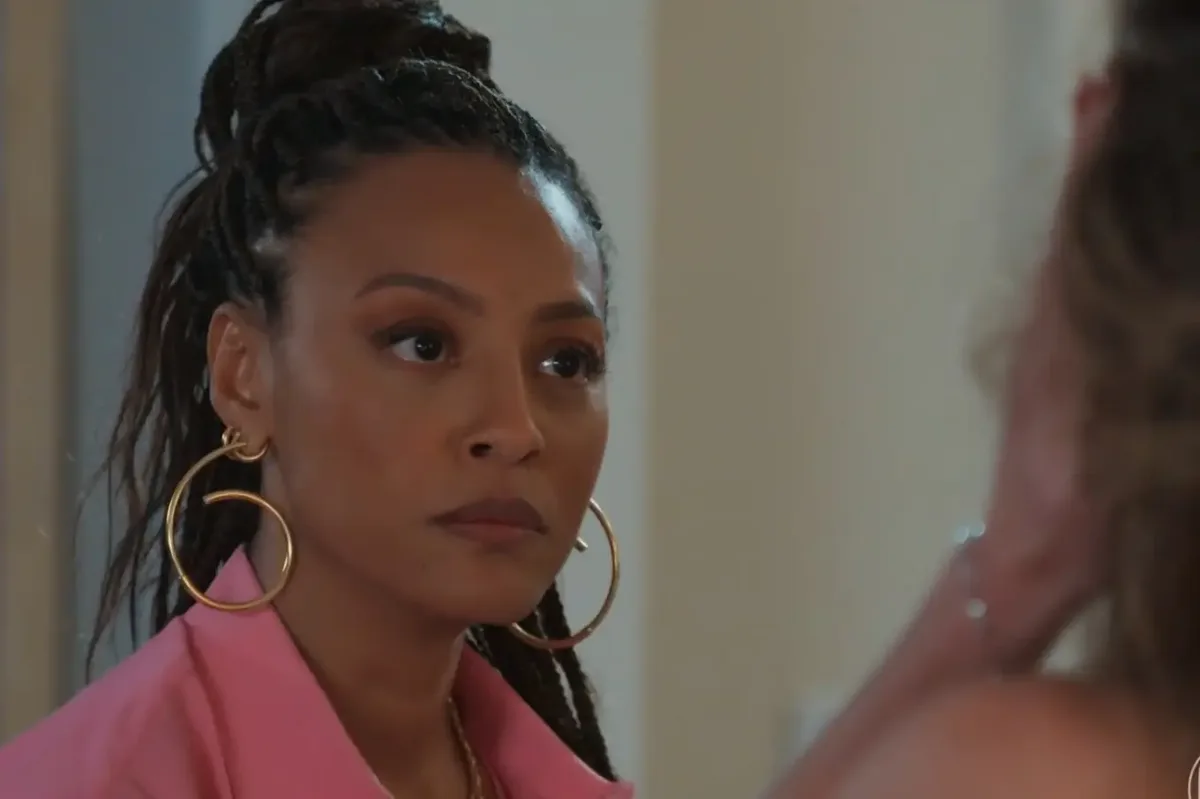 Bela afasta Vanessa do hospital em capítulo de Por Você