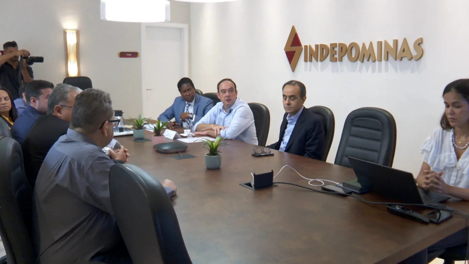 Roscoe ouve pedidos de recomposição salarial e mais efetivo da Polícia Civil