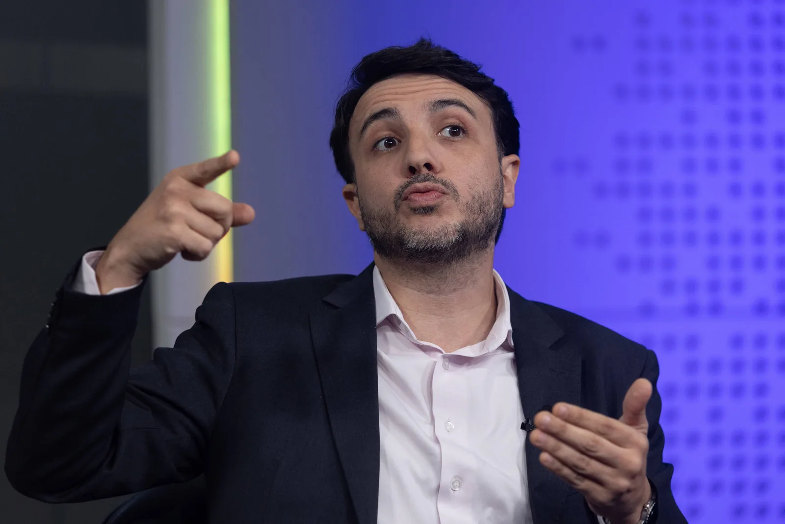 Ação de Renan Santos pede suspensão de correção do Bolsa Família pelo TSE