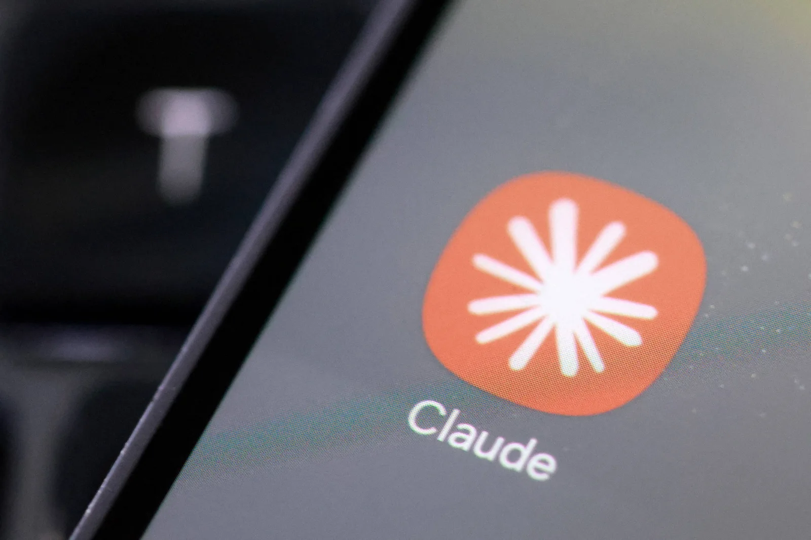 Claude passa a integrar dados de gestoras para apoiar consultores financeiros