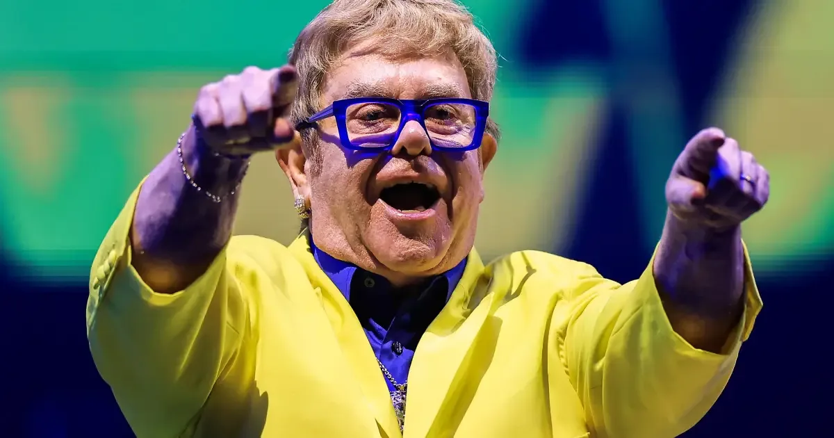Elton John agradece ao Brasil após apresentação no Rock in Rio
