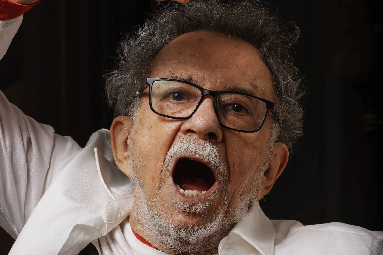 Tom Zé completa 90 anos entre novas obras, memória e experimentação musical