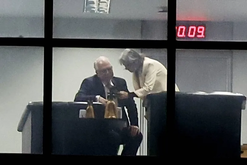Fachin discute formato de sessão sobre conflito entre Moraes e Mendonça