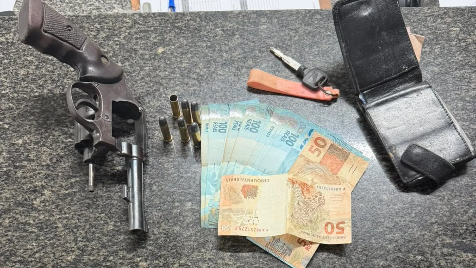 Suspeito morre e adolescente é baleado durante reação a assalto no Ceará