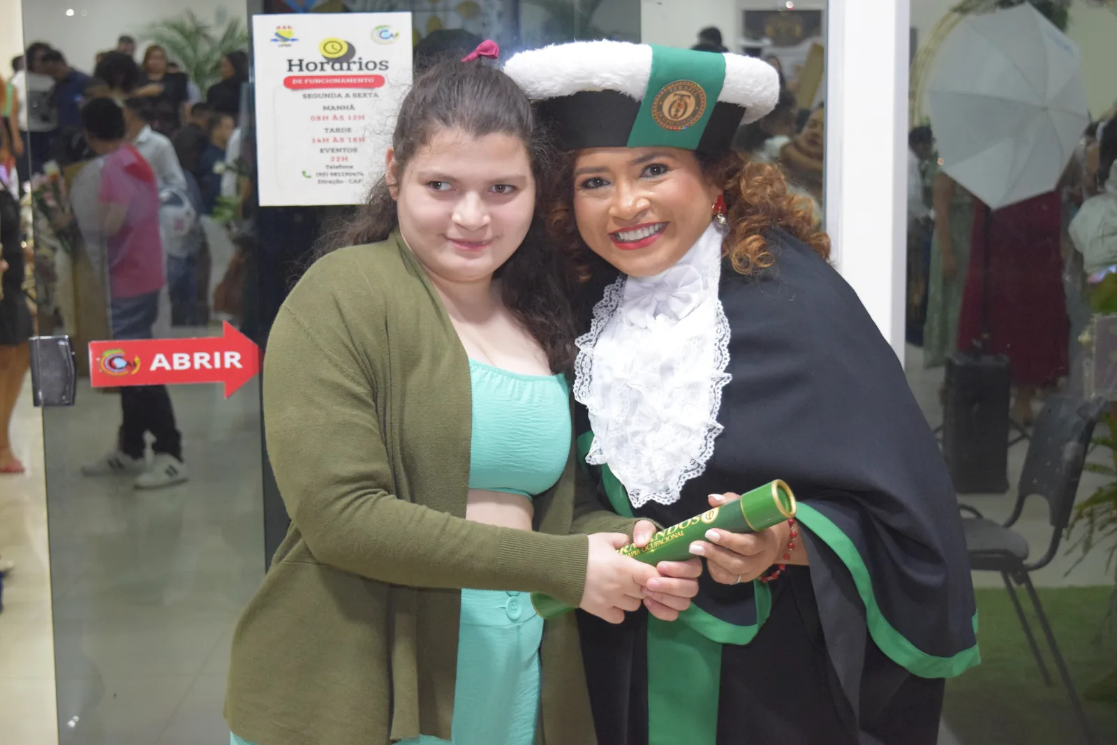 Diploma leva Diana Cruz a unir cuidado da filha e nova carreira em Roraima