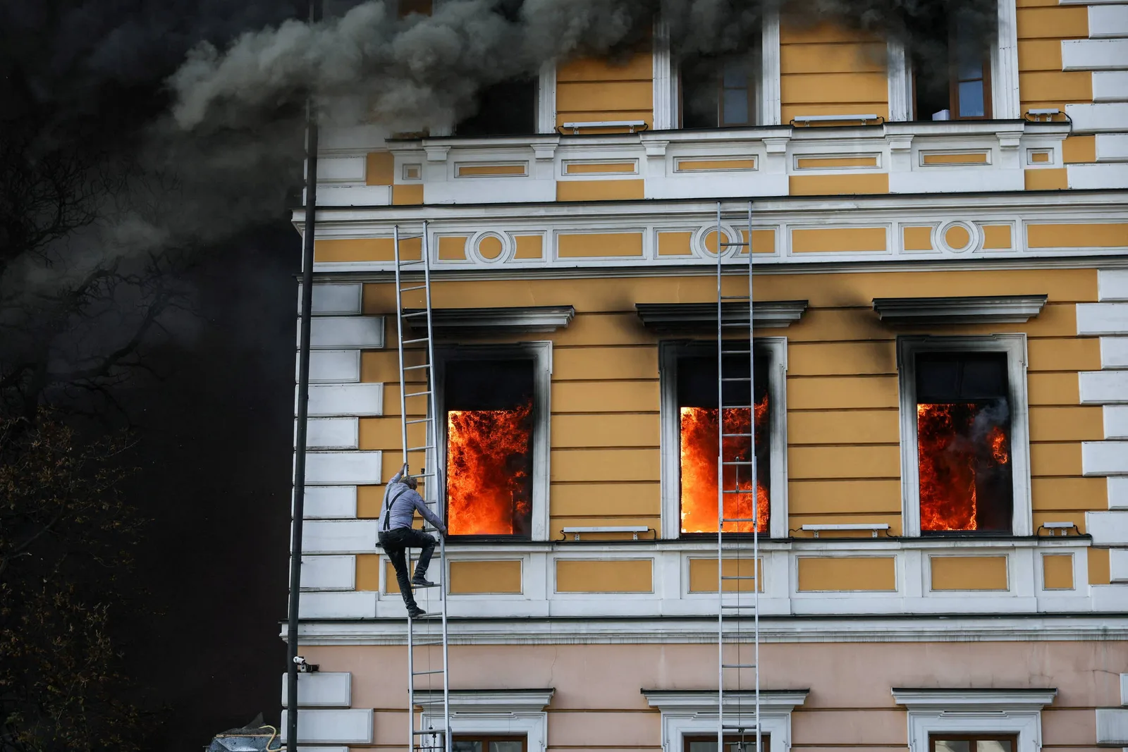 Ataque a prédio científico em Kiev mata duas pessoas e fere seis