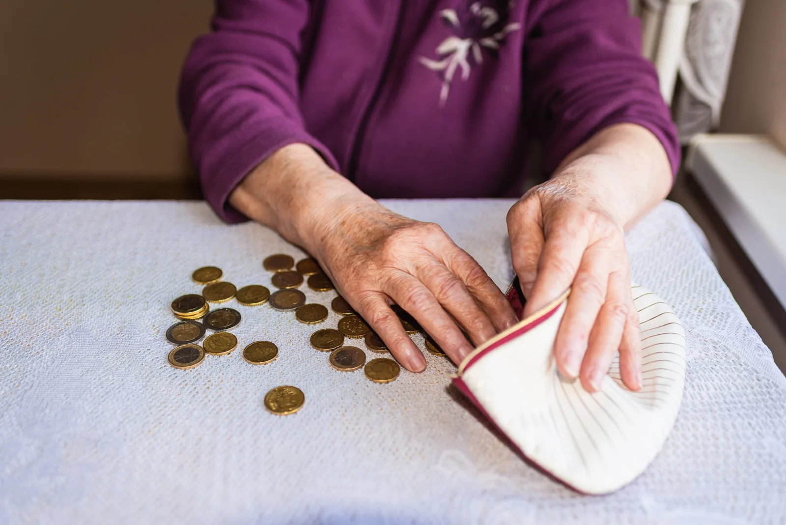 STJ define limites para penhora de salário em dívidas não alimentares