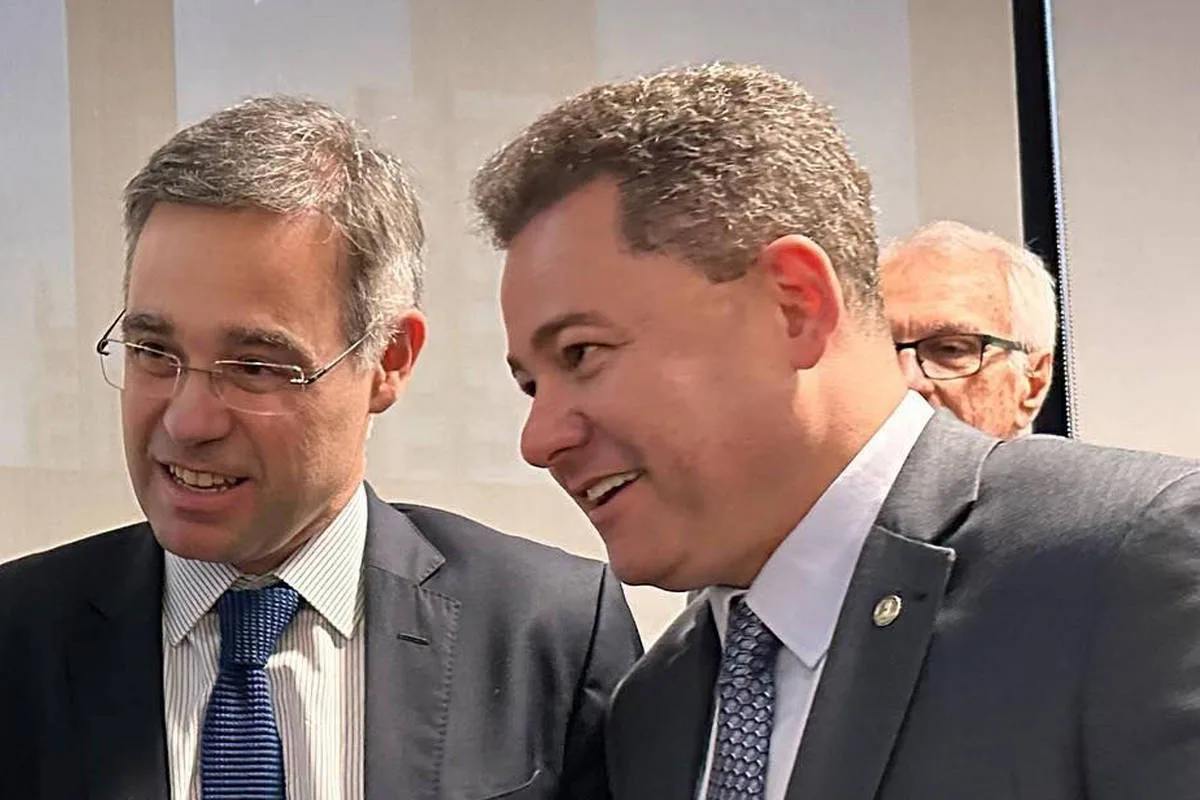Investigação expõe trânsito de Cezinha entre ministros, bancos e governos