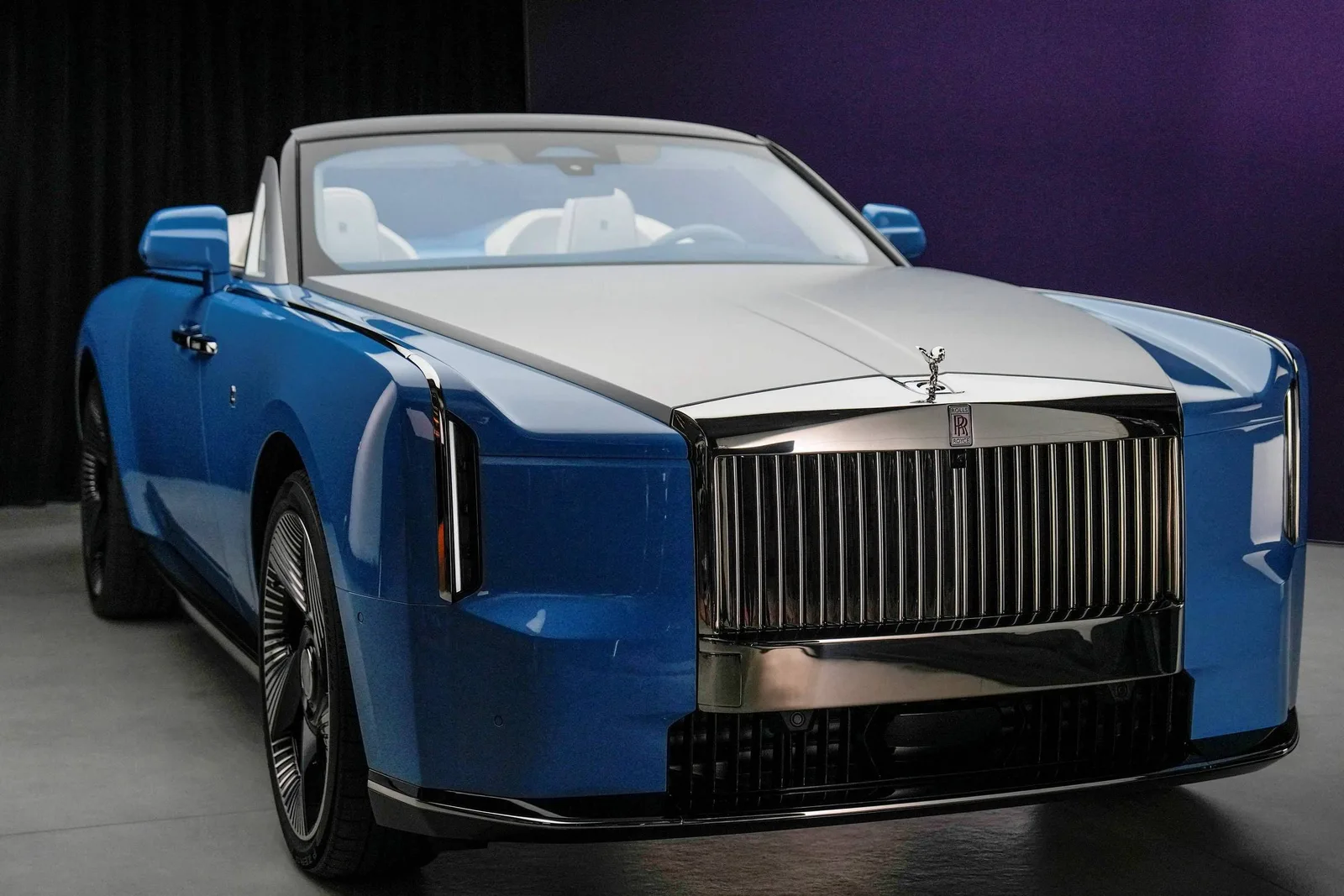 Rolls-Royce amplia personalização e limita novo modelo a 100 unidades