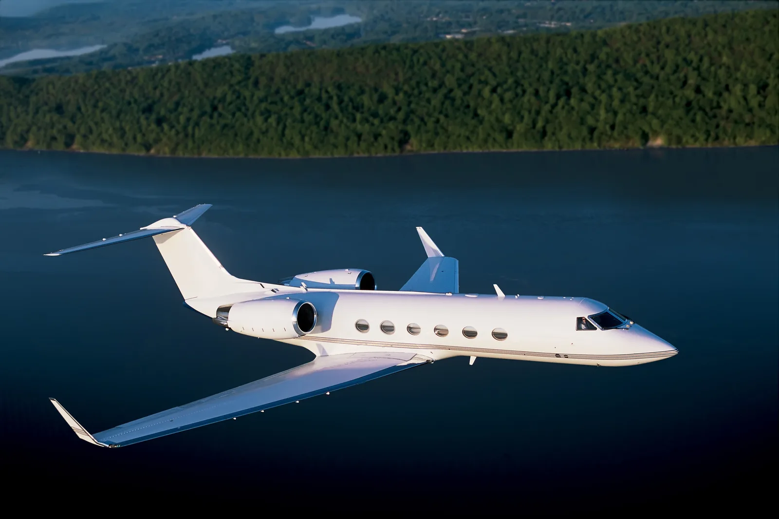 Guarda Costeira mobiliza buscas por avião médico perto de Nantucket