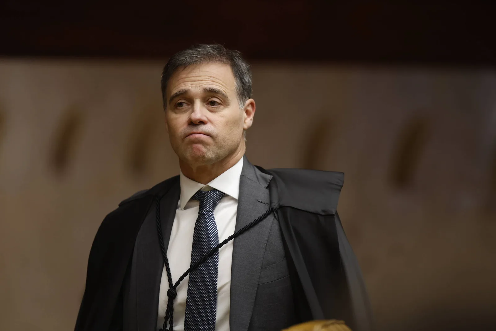 Gilmar Mendes interrompe julgamento sobre afastamento na Polícia Federal