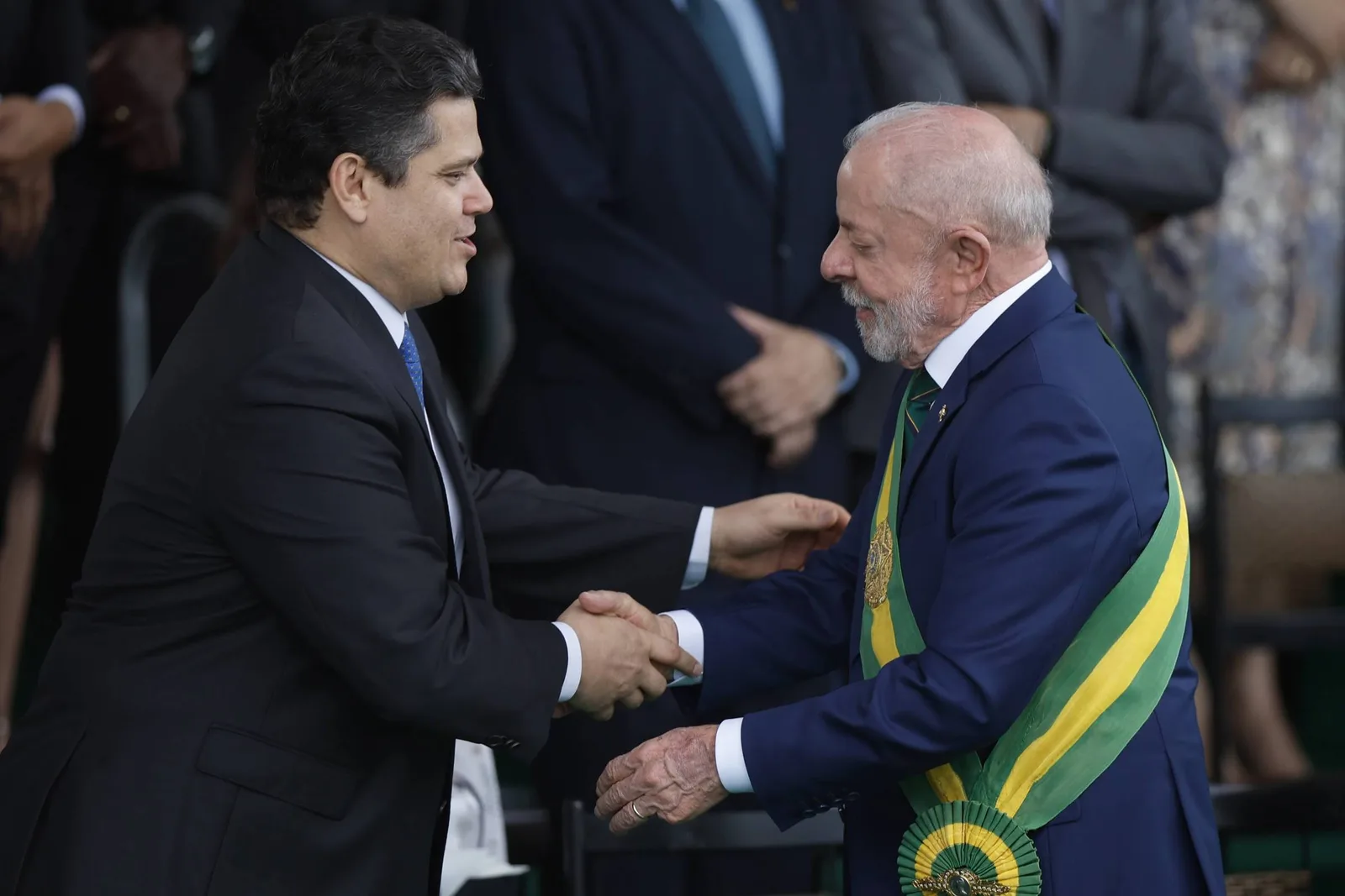 Desfile de 7 de Setembro reúne autoridades e tem manifestações sobre trabalho e anistia